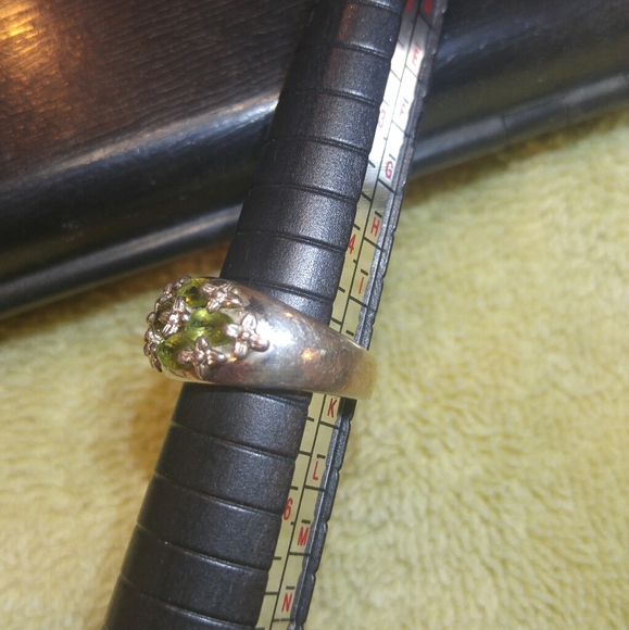 Chuck Clemency Sterling silver peridot daisy ring - Picture 6 of 7